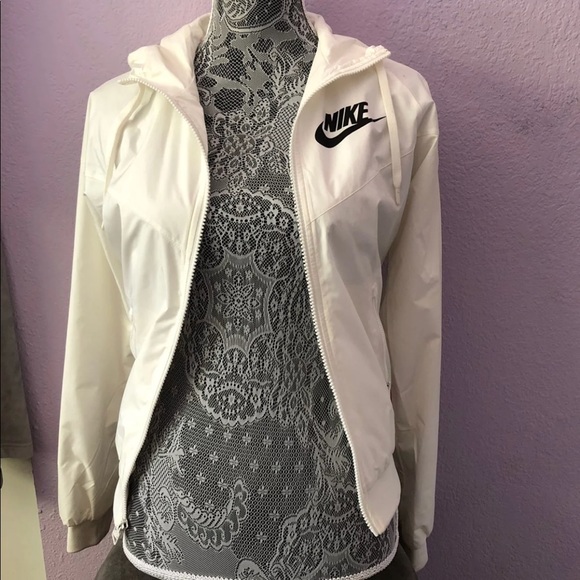 Nike Sweaters - Nike “the Windrunner” Size XS.
